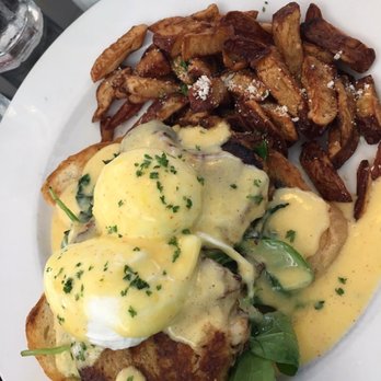 Kula Bistro - Crab cake Benedict - Italian Near Me - Kula, Hawaii Kula Bistro - Crab cake Benedict - Italian Near Me - Kula, Hawaii