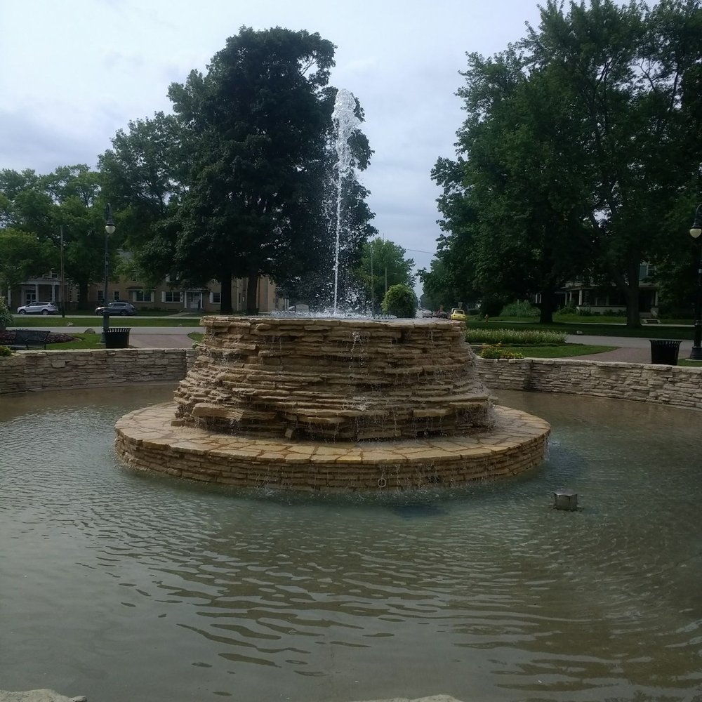 Vander Veer Botanical Park - Parks Near Me - Davenport, Iowa