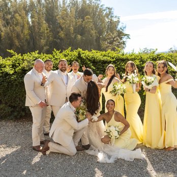 2 Friends Events - Wedding party & bridal parties bouquets - Wedding Planning Near Me