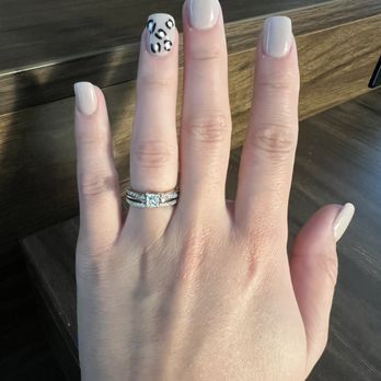 Leon Nails - Nail Salons Near Me - Boerne, Texas