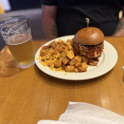 Six Car Pub & Brewery - Korean chicken sandwich