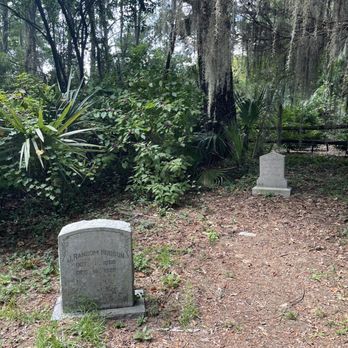 Coastal Discovery Museum - Small cemetery on property - Museums Near Me - Hilton Head Island, South Carolina