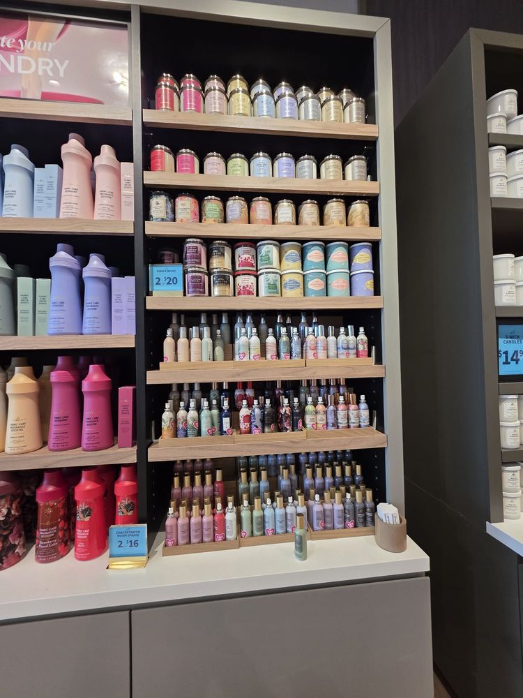 Bath & Body Works Logo