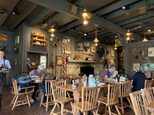 Cracker Barrel Old Country Store by null