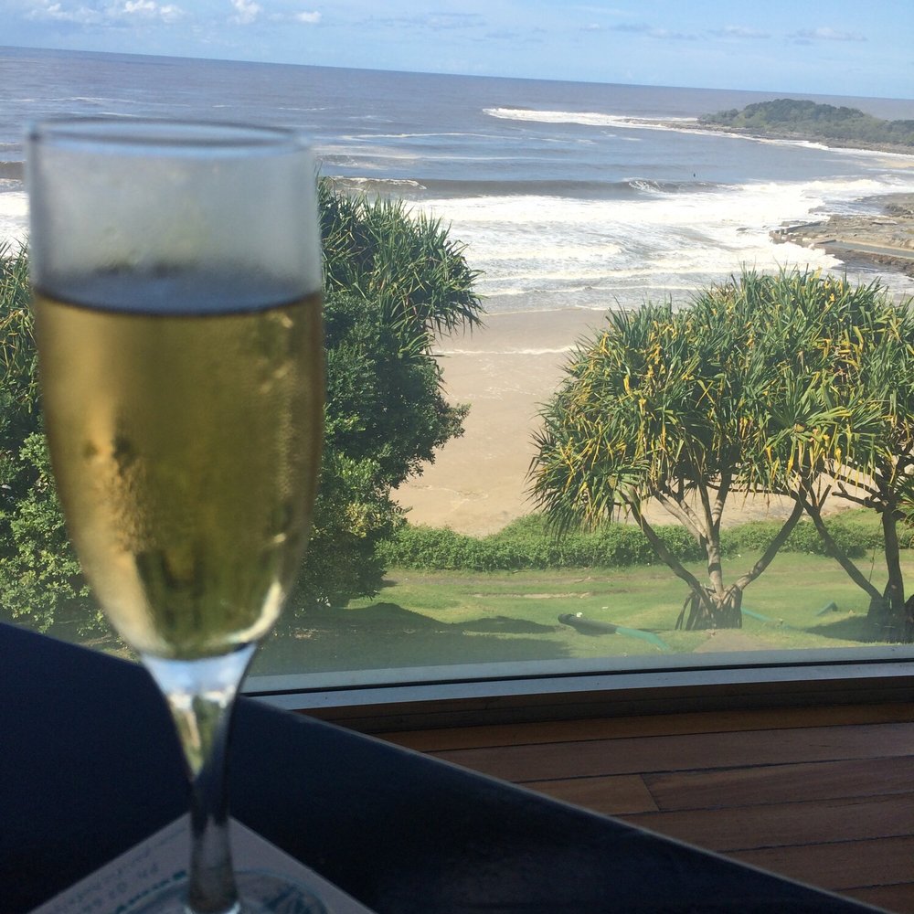 Pacific Hotel Yamba - Bubbles! - Hotels Near Me - Yamba, NSW