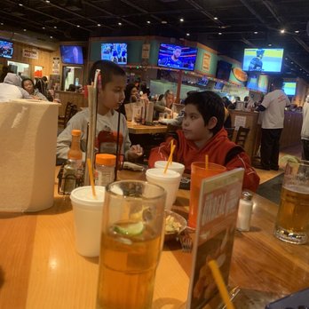 Hooters - Modelo beer on tap - American Near Me - Oak Lawn, Illinois Hooters - Modelo beer on tap - American Near Me - Oak Lawn, Illinois