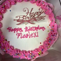 Baskin-Robbins - The despicable writing on the cake and sloppy job!