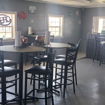 The Harbor's End Restaurant - the bar and dining area - Seafood Near Me - Greenbackville, Virginia The Harbor's End Restaurant - the bar and dining area - Seafood Near Me - Greenbackville, Virginia