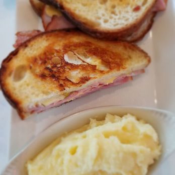 Hemenway's Restaurant - Black forest ham sandwich - Seafood Near Me - Providence, Rhode Island
