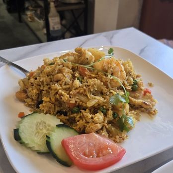 Dara Thai - Pineapple fried rice - Thai Near Me - Belmont, California