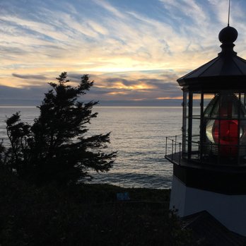 Cape Meares Lighthouse - Lighthouse at sunset. - Landmarks & Historical Buildings Near Me - Tillamook, Oregon