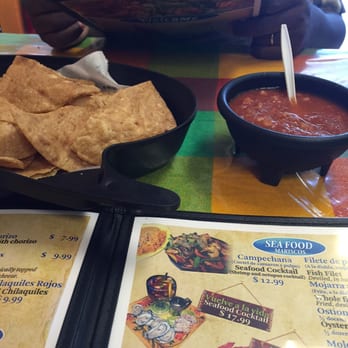 El Mr Camaron - Free chips and salsa :) - Seafood Near Me - Indianapolis, Indiana