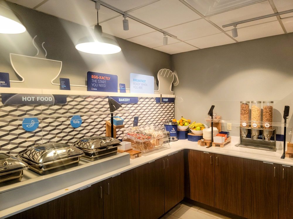 Holiday Inn Express & Suites Central Omaha - wedding in Omaha, NE