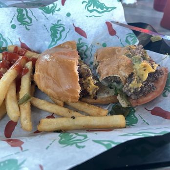 Fuego 505 - Very cool place to take a date Green chill cheese burger - Tacos Near Me - Albuquerque, New Mexico