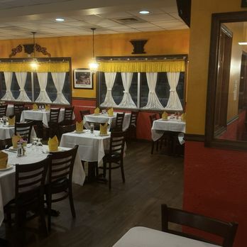 Himalayan Heritage Restaurant - Seating area - Himalayan/Nepalese Near Me - Fredericksburg, Virginia