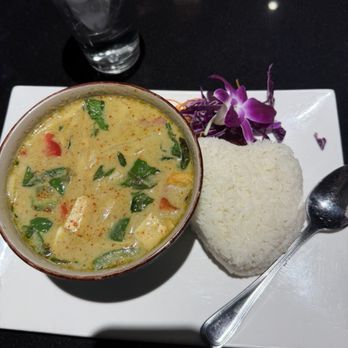 Mia Bistro - Thai Near Me - Garner, North Carolina