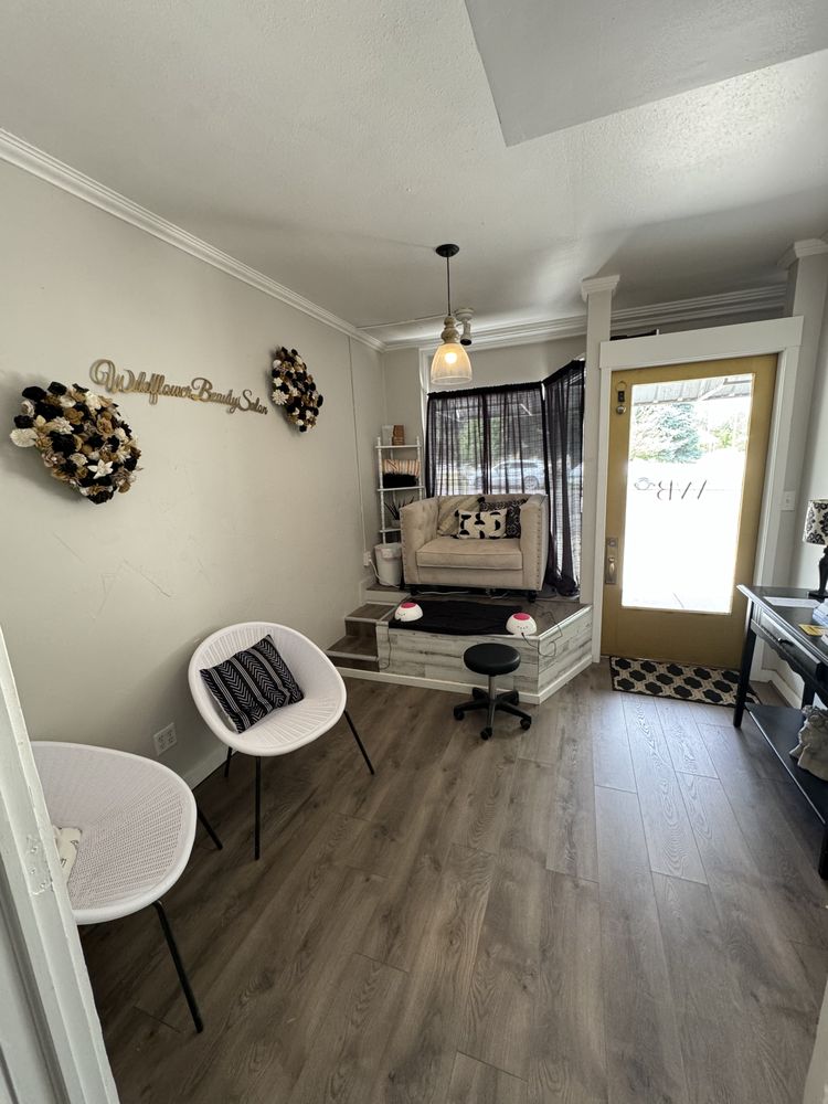 Wildflower Beauty Salon Logo