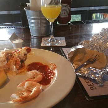 Fronk's - Brunch and bottomless mimosas...courtesy of excellent bartender Alfredo!! - Burgers Near Me - Bellflower, California Fronk's - Brunch and bottomless mimosas...courtesy of excellent bartender Alfredo!! - Burgers Near Me - Bellflower, California