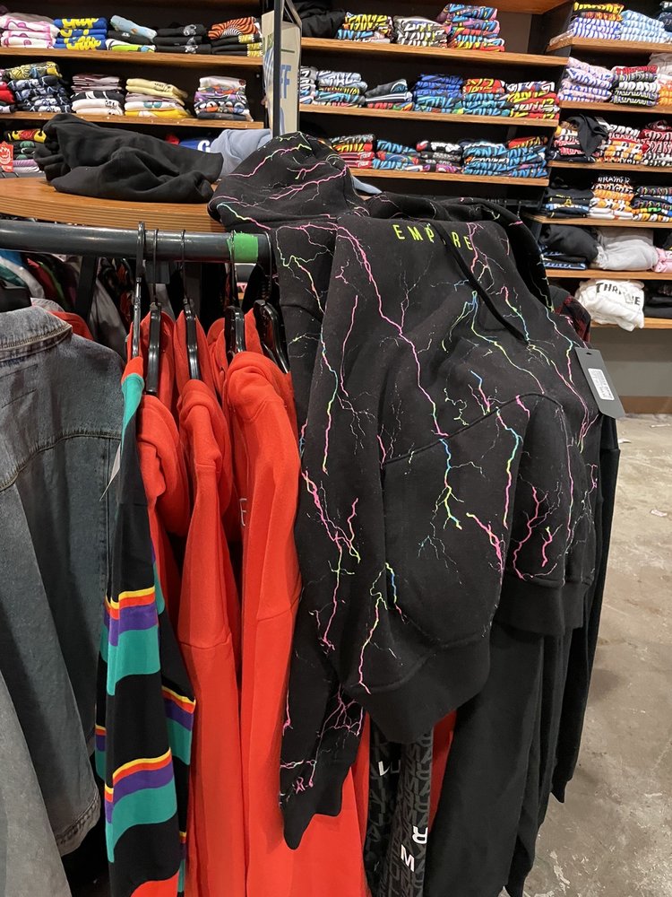 ZUMIEZ Updated September 2024 17 Photos & 16 Reviews 3401 Dale Rd