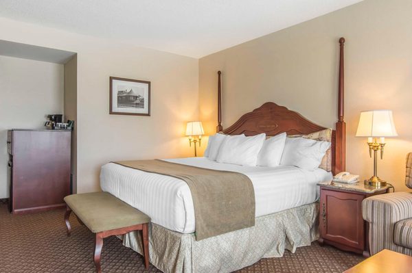 Château Saint John Hotel & Suites by null