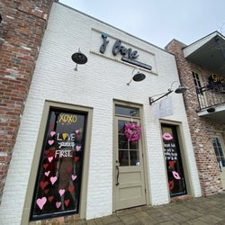 J Lane Boutique - Storefront