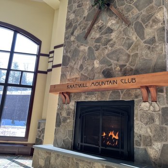 Kaatskill Mountain Club - Lobby sitting area - Hotels Near Me - Hunter, New York