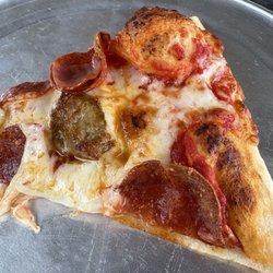 Diversion Pizza - Sausage and Pep