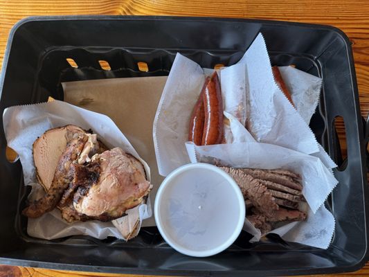 Rudy's "Country Store" and Bar-B-Q by null