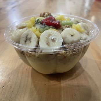 Berry Beet Juice Bar - Mango bowl - Juice Bars & Smoothies Near Me - Phoenix, Arizona