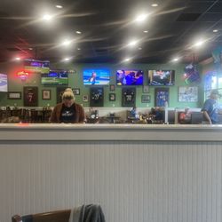 Beef 'O' Brady's - TVs everywhere