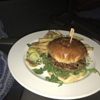 Yard House - New American Near Me - Orlando, Florida