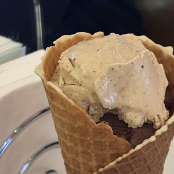Fluffy McCloud's - Double scoop chocolate and coffee - Ice Cream & Frozen Yogurt Near Me - Los Angeles, California Fluffy McCloud's - Double scoop chocolate and coffee - Ice Cream & Frozen Yogurt Near Me - Los Angeles, California