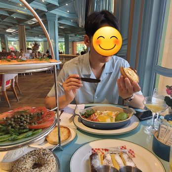 Sadelle's - beautiful brunch setup feat. my_partner_holding_a _bagel.png :) - Breakfast & Brunch Near Me - Las Vegas, Nevada Sadelle's - beautiful brunch setup feat. my_partner_holding_a _bagel.png :) - Breakfast & Brunch Near Me - Las Vegas, Nevada