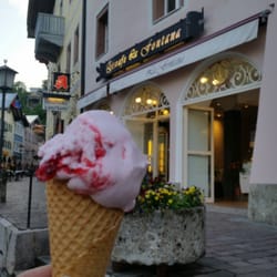 Eiscafe La Fontana - Delicious! Perfect after dinner dessert. Very reasonable priced and generous with scoops! Single scoop 1,20 euro.