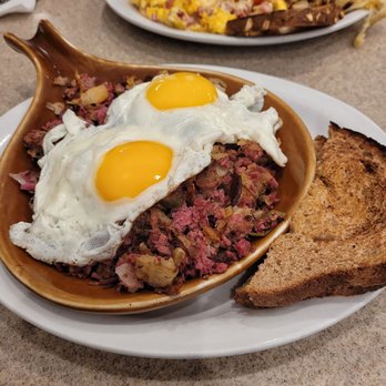 Silver Grill Cafe - 02.21.22 - Beer Braised Corned Beef Hash & Eggs - Breakfast & Brunch Near Me - Fort Collins, Colorado Silver Grill Cafe - 02.21.22 - Beer Braised Corned Beef Hash & Eggs - Breakfast & Brunch Near Me - Fort Collins, Colorado