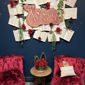 The Velvet Chapter - Reading nook - Bookstores Near Me - Petaluma, California