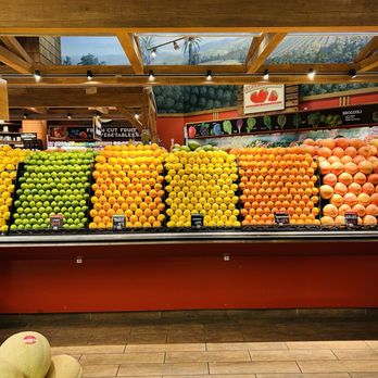 Bristol Farms - 8/10/24 Look how neatly arranged everything is at the fresh produce dept - Grocery Near Me - Newport Beach, California