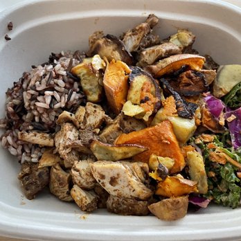 sweetgreen - Healthy Salads, Wraps, and Bowls - Hot Honey Chicken Plate - Salad Near Me - Los Angeles, California sweetgreen - Healthy Salads, Wraps, and Bowls - Hot Honey Chicken Plate - Salad Near Me - Los Angeles, California