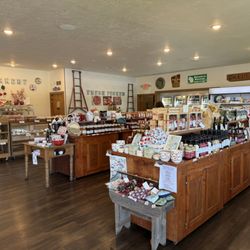 Lautenbachs Market & Winery