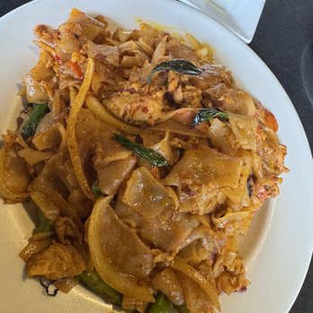 Leela Thai Cuisine - 32. Drunken Noodles with pork - Thai Near Me - Santee, California Leela Thai Cuisine - 32. Drunken Noodles with pork - Thai Near Me - Santee, California