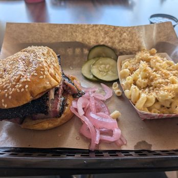 Dayne's Craft Barbecue - Brisket sandwich and Mac and cheese - Barbeque Near Me - Aledo, Texas Dayne's Craft Barbecue - Brisket sandwich and Mac and cheese - Barbeque Near Me - Aledo, Texas
