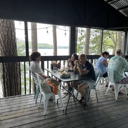 J.D.'s on the Lake - Good vibes
