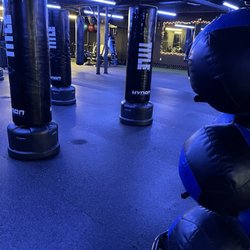 TITLE Boxing Club - Kickboxing class