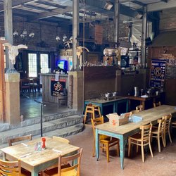Ice House Restaurant - Bar Area