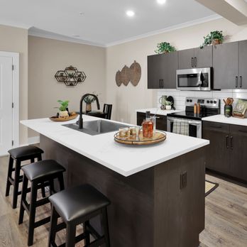 Pointe Grand on Main Apartments - Apartments Near Me - Jacksonville, Florida Pointe Grand on Main Apartments - Apartments Near Me - Jacksonville, Florida