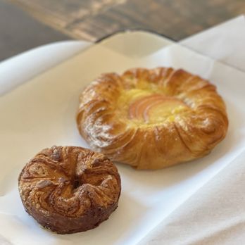 SIGNAL Coffee Roasters - Kouign amann and danish - Coffee & Tea Near Me - Alameda, California SIGNAL Coffee Roasters - Kouign amann and danish - Coffee & Tea Near Me - Alameda, California
