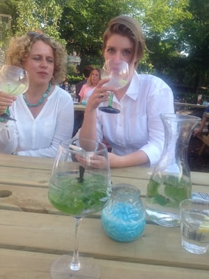 Mossel & Gin by null