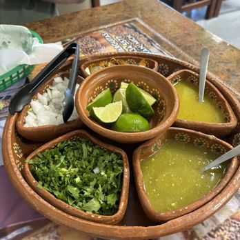 Tortilleria E&H - Platter with all the accoutrements to build your tacos - Mexican Near Me - Daphne, Alabama