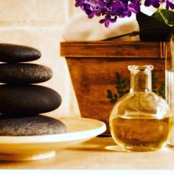 Relax - Holistic Hot Stone Experience
Full body including reflexology points, essential oils, light therapy and much more