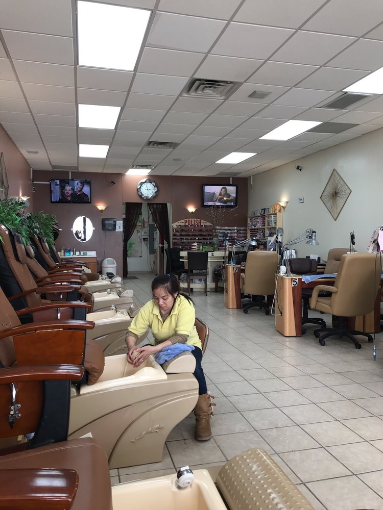 MAPLE NAILS Updated September 2024 21 Photos & 28 Reviews 14513 W